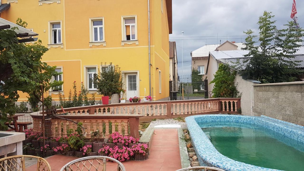 Penzion Duong Apartments كارلوفي فاري المظهر الخارجي الصورة
